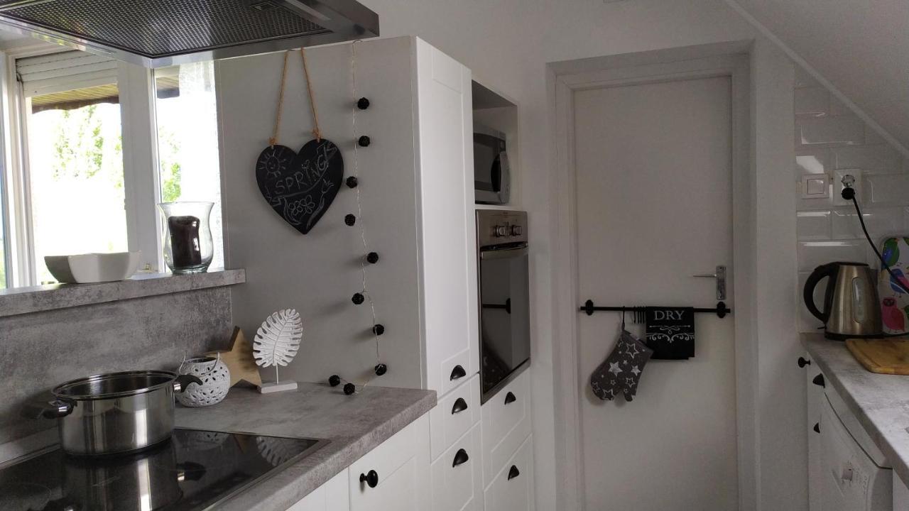 Leander Apartman Balatonlelle Eksteriør billede