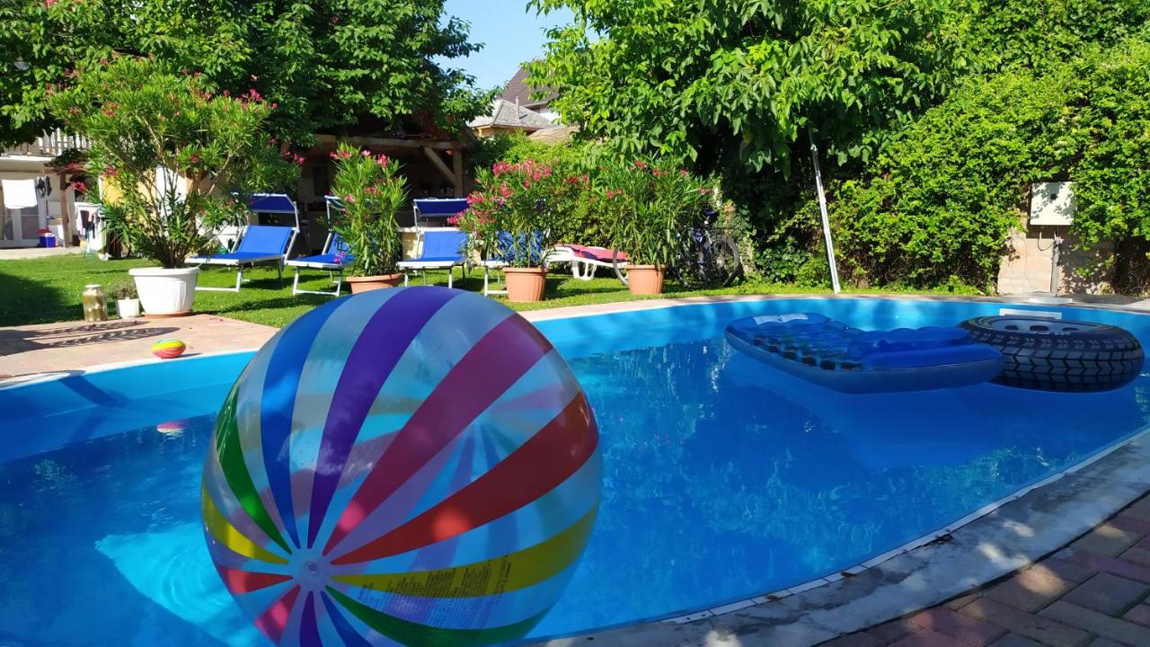Leander Apartman Balatonlelle Eksteriør billede